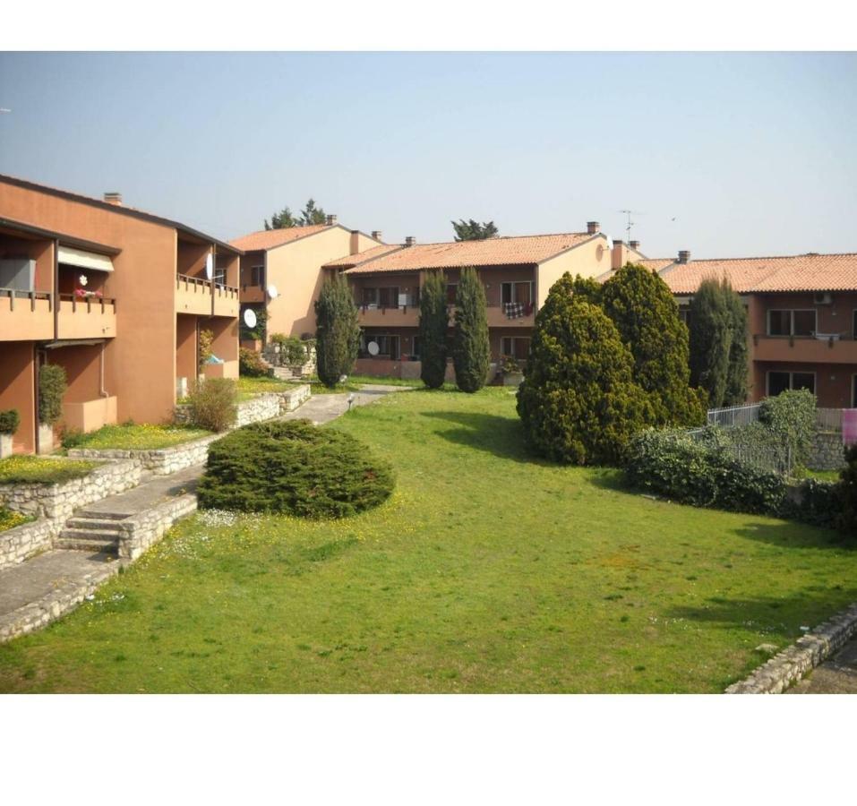Appartamento Comodo Al Lago E Gardaland Castelnuovo del Garda Luaran gambar